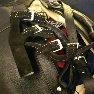 Strappy sandals with a heel/Final markdown